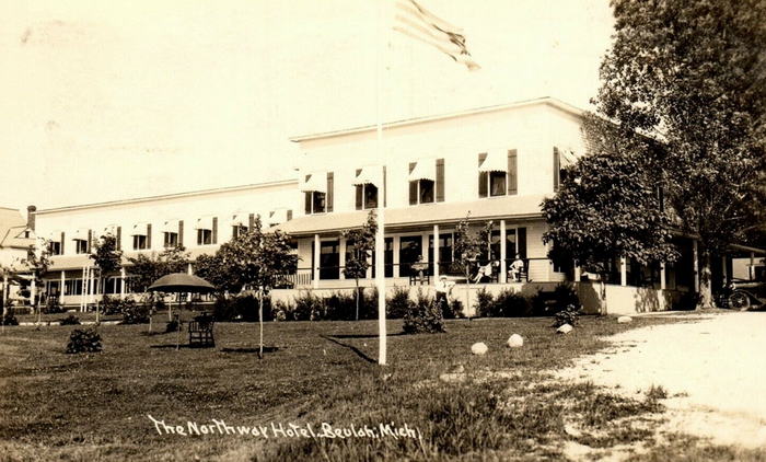 Northway Hotel (Northway Inn) - Old Postcard